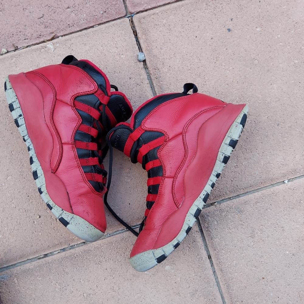Nike Air Jordan 10 X BULLS OVER BROADWAY Gym Red Retro 705179-601 Size 4Y AAB13